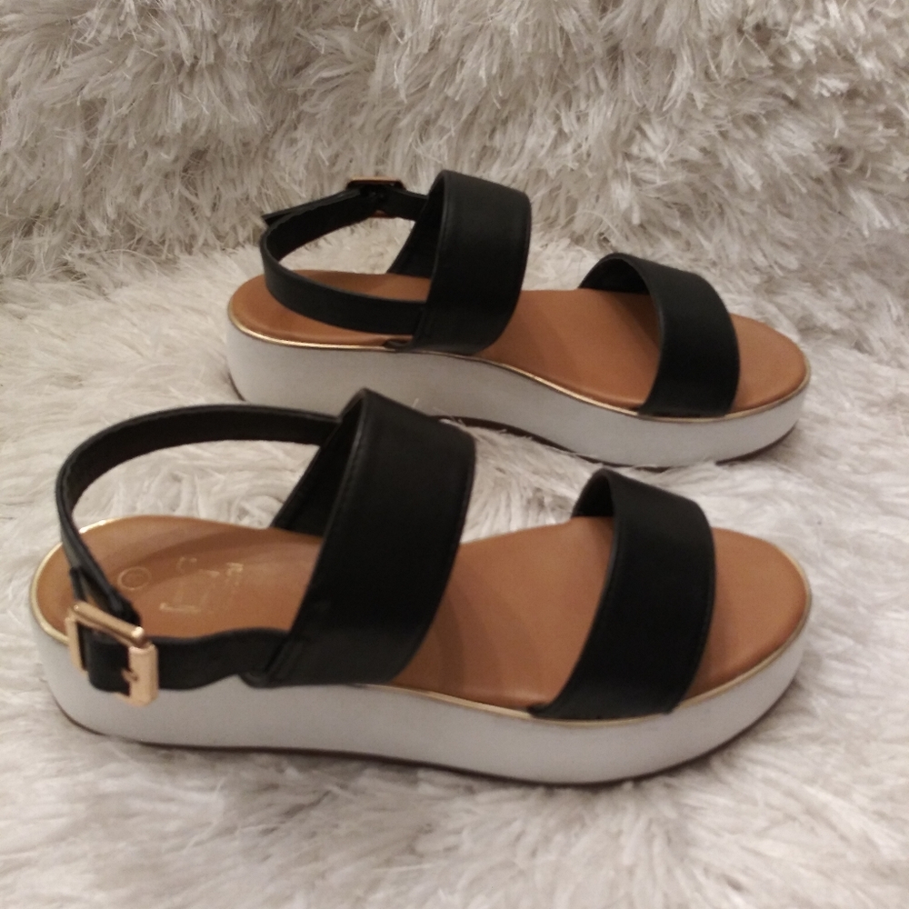 BETANI SANDALS - Picture 2 of 4